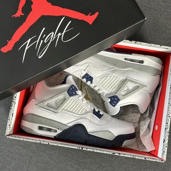 Air Jordan 4 Midnight Navy main image 4